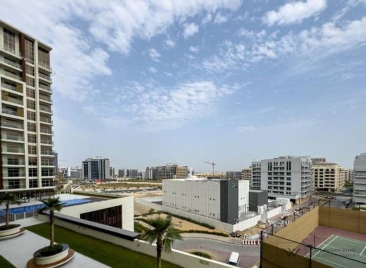 Huge Luxurious 1 Bedroom *
